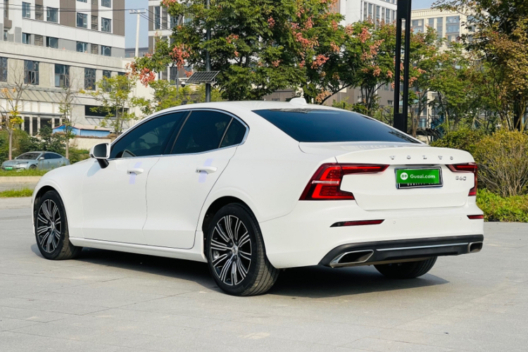 沃尔沃S60 2021款 T4 智远豪华版车身外观6008