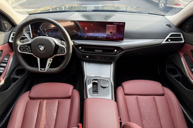 宝马3系 2025款 330Li M运动曜夜套装局部细节16