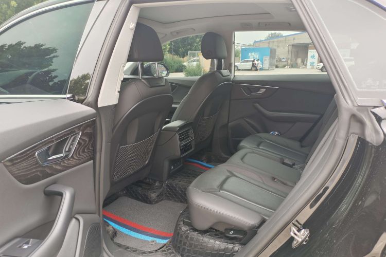 奥迪Q8 2022款 55 TFSI 豪华动感型中控内饰7003