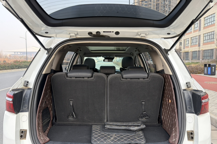 比亚迪 宋MAX 2021款 升级版 1.5T 自动尊贵型 7座中控内饰7011