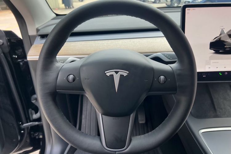 特斯拉 Model Y 2022款 改款 后轮驱动版中控内饰7003