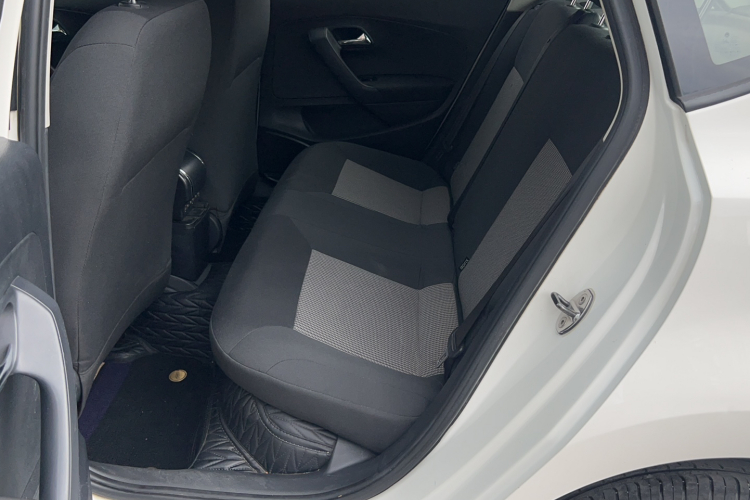 大众 Polo 2016款 1.4L 自动风尚型中控内饰7002