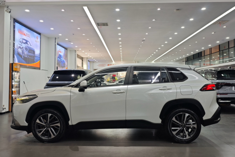 丰田 锋兰达 2022款 2.0L CVT豪华PLUS版车身外观6001