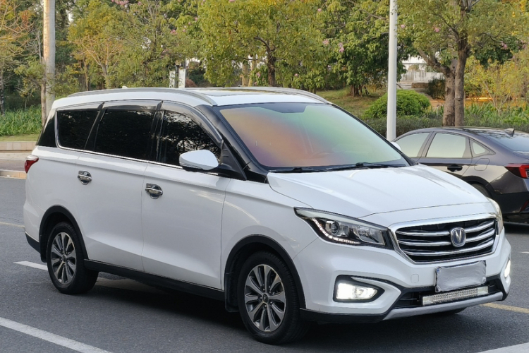 长安 凌轩 2017款 1.6L 手动精英型车身外观6007