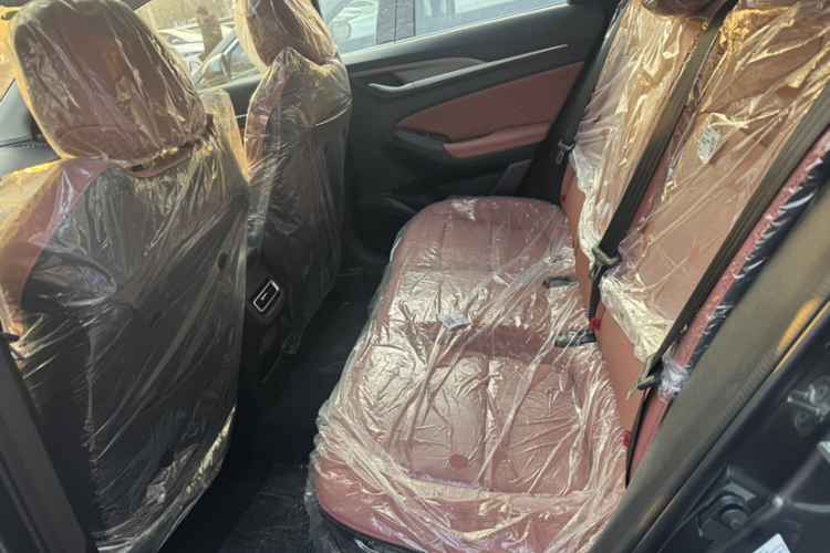 长安 逸动 2025款 PLUS 1.4T 双离合高能版中控内饰7004