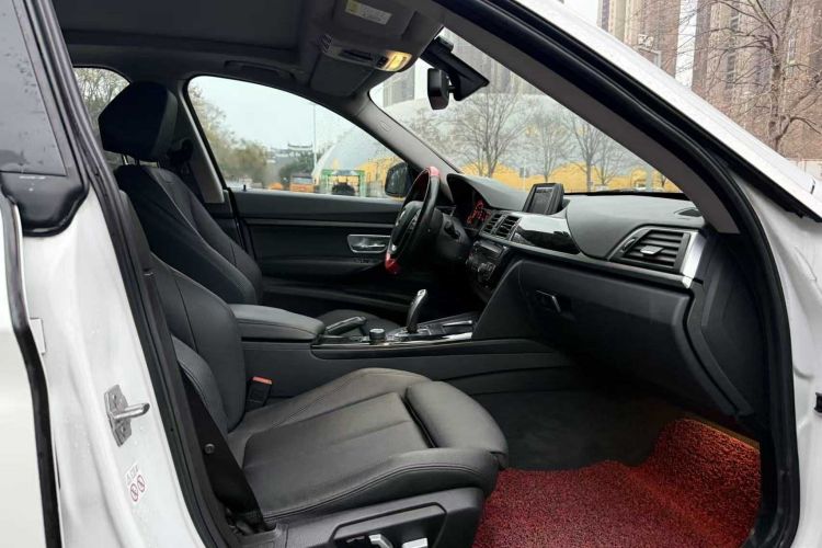 宝马3系GT 2018款 320i 时尚型车身外观6002