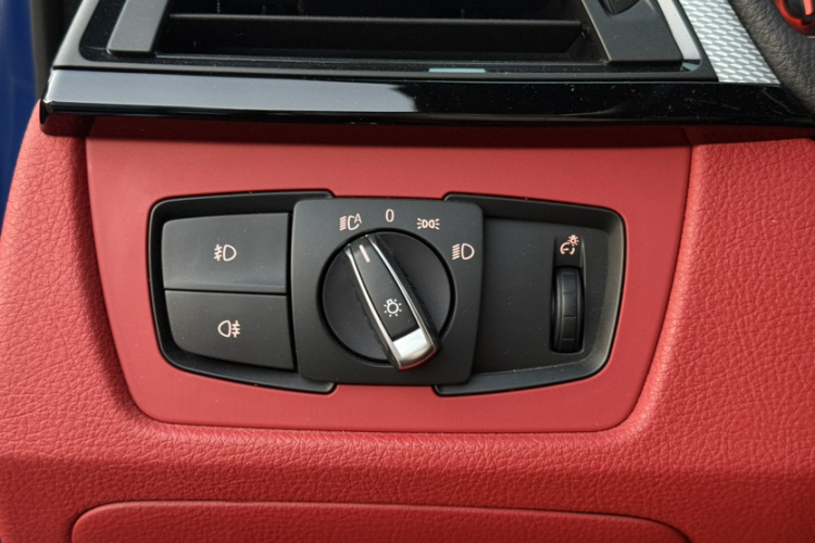 宝马4系 2016款 430i Gran Coupe M运动型中控内饰7003