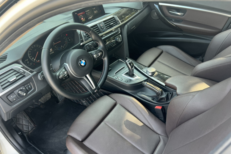 宝马3系 2018款 320Li M运动曜夜版中控内饰7011