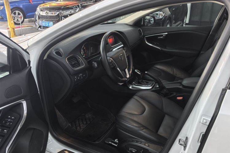 沃尔沃V40 2018款 T3 智逸版中控内饰7002