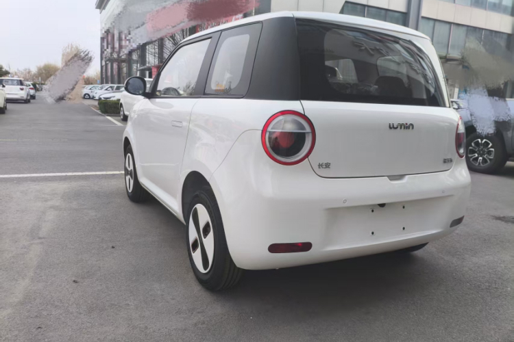 长安启源 长安Lumin 2026款 宝藏版 205km 心爱米 国轩车身外观6004