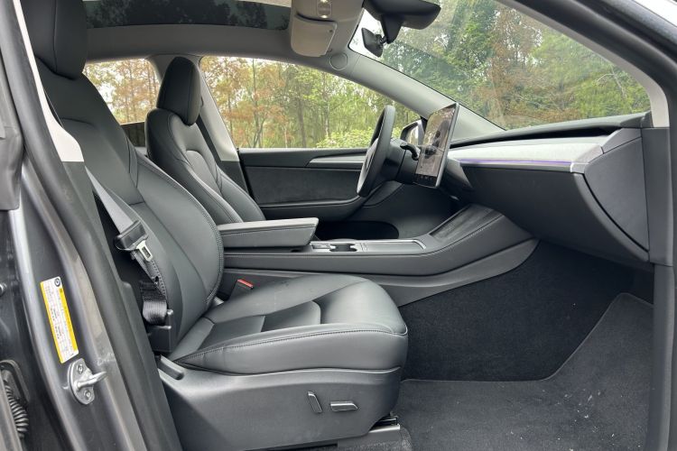 特斯拉 Model Y 2024款 后轮驱动版中控内饰7002