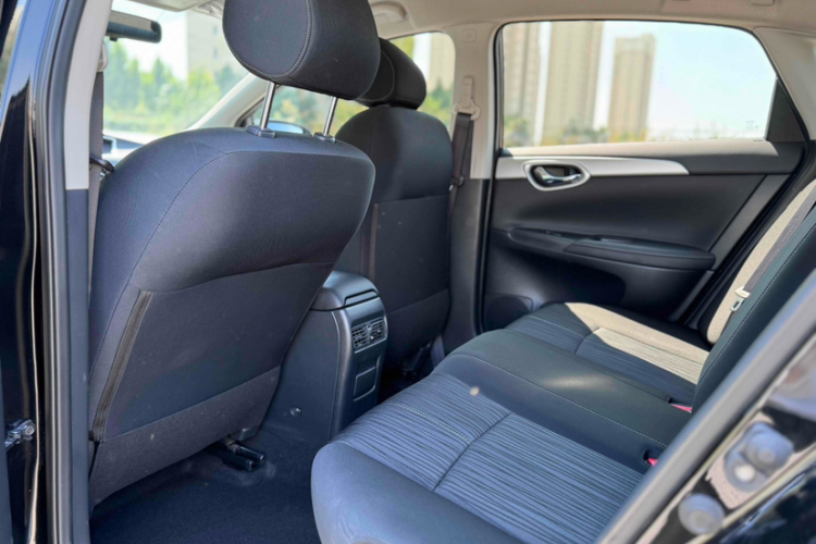 日产 轩逸 2022款 经典 1.6XE CVT舒适版车身外观6002