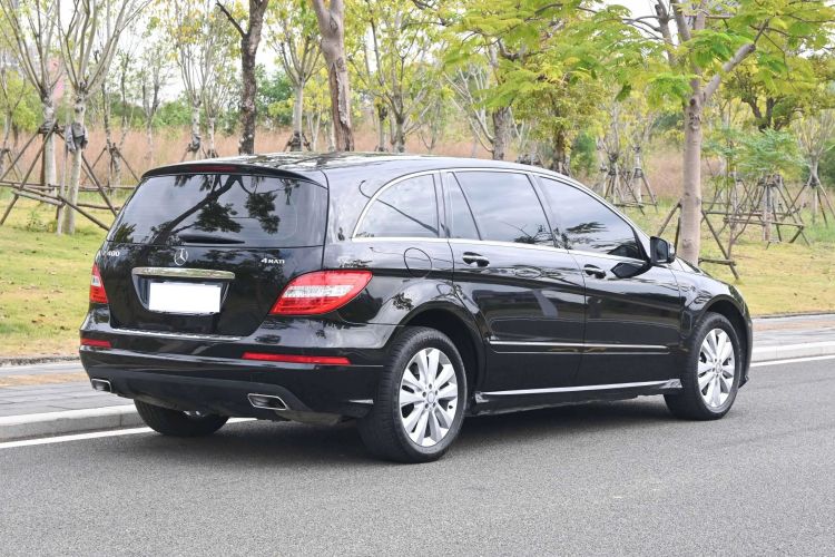 奔驰R级 2015款 R 400 4MATIC 豪华型车身外观6007