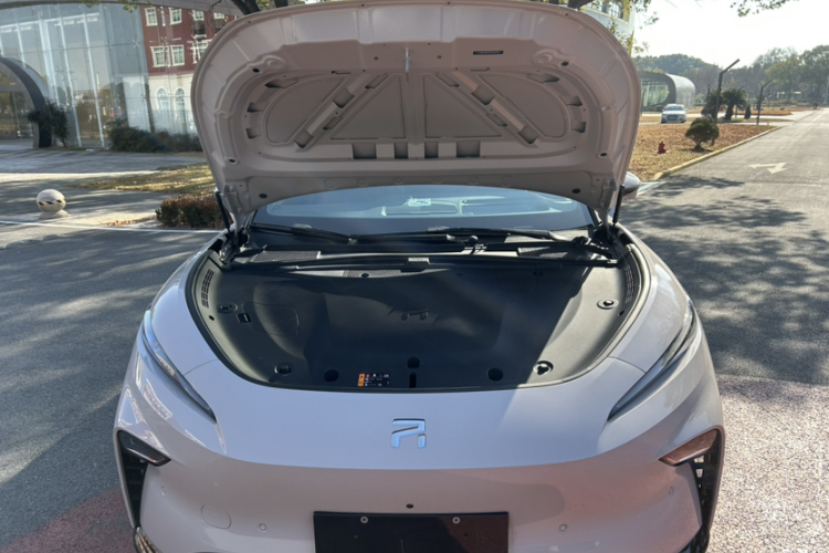 飞凡汽车 飞凡R7 2025款 长续版中控内饰7003