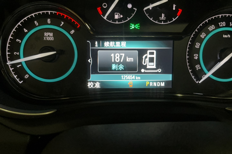 别克 君越 2013款 2.4L SIDI精英舒适型中控内饰15