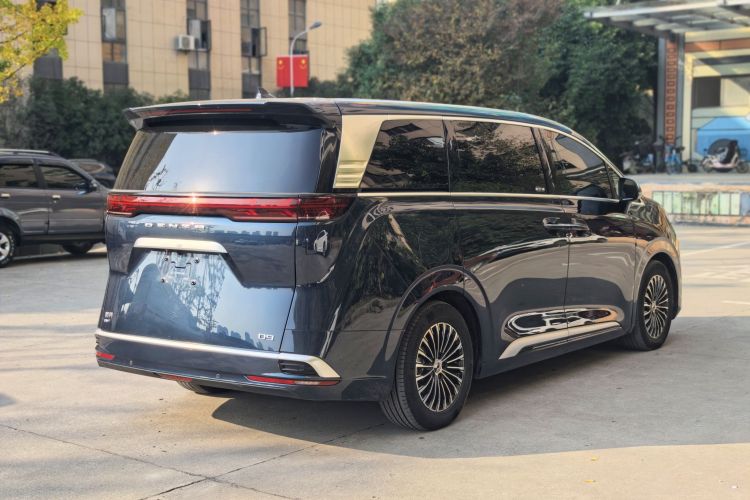 腾势D9 2022款 DM-i 1040 尊贵型车身外观6005