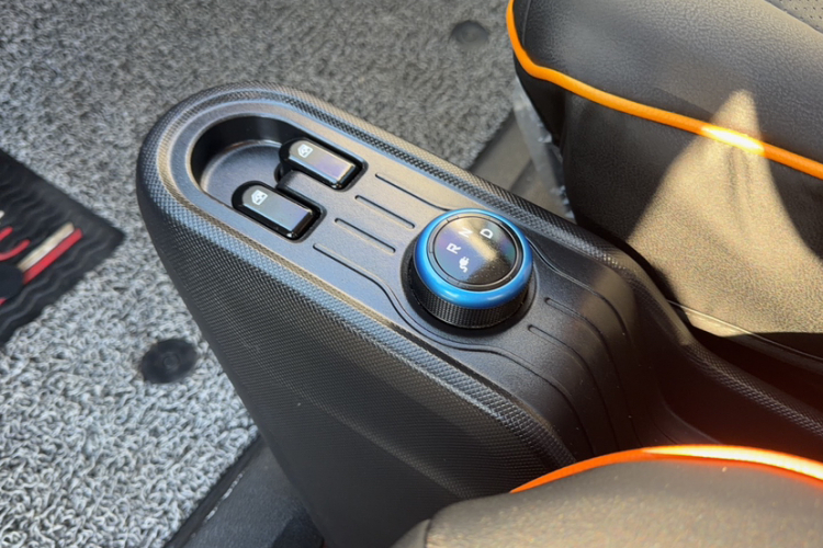 五菱汽车 宏光MINIEV 2020款 自在款 磷酸铁锂中控内饰7003