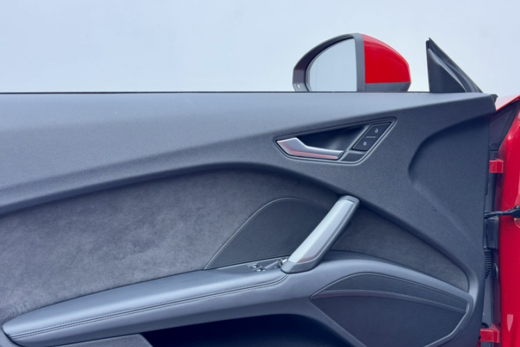 奥迪TT 2015款 TT Coupe 45 TFSI中控内饰7002