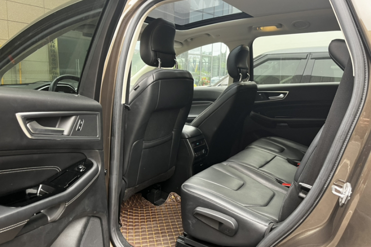 福特 锐界 2015款 2.7T GTDi 四驱尊锐型 7座中控内饰7004