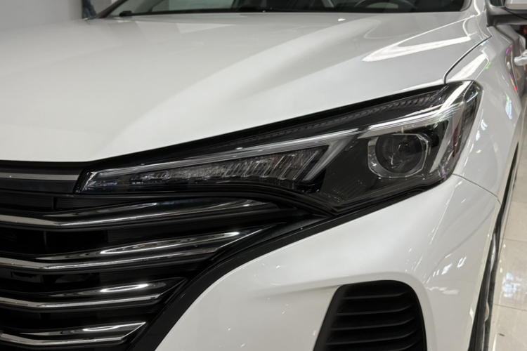 长安 逸动 2022款 PLUS 1.6L GDI CVT精英型车身外观6007