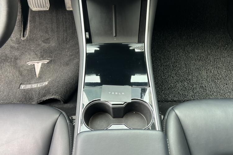 特斯拉 Model 3(进口) 2019款 标准续航后驱升级版(60度)中控内饰7003