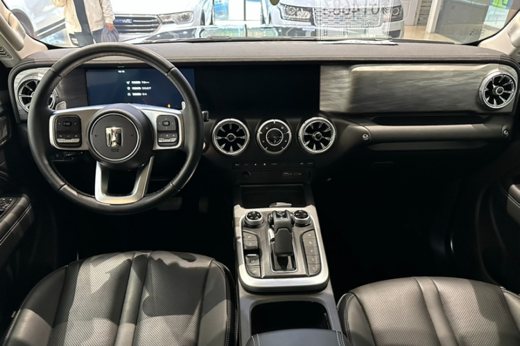 坦克300 2023款 越野版 2.0T 征服者中控内饰7003