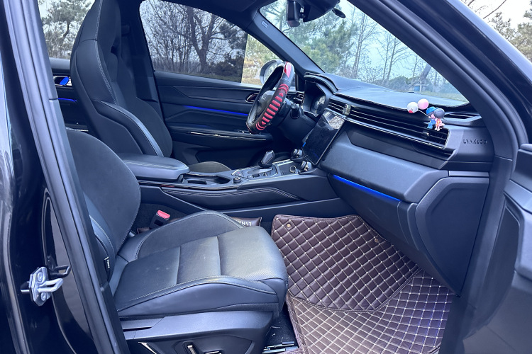 领克01 2021款 2.0TD 四驱暗夜版中控内饰7002