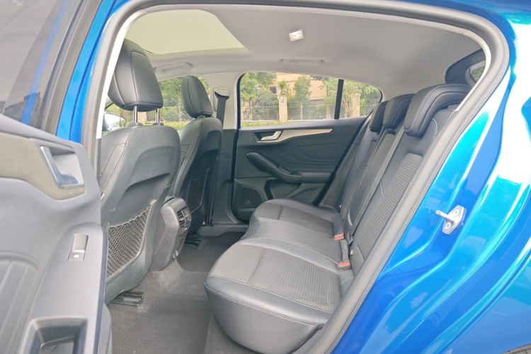 福特 福克斯 2020款 两厢 EcoBoost 180 自动锋潮型中控内饰7008