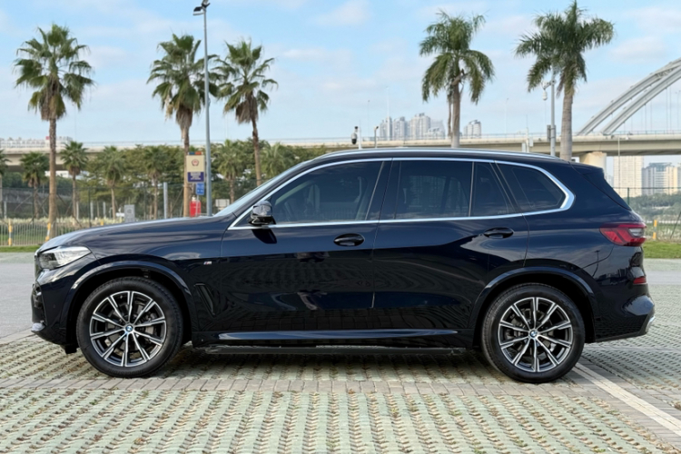 宝马X5(进口) 2022款 xDrive30i M运动套装车身外观6009