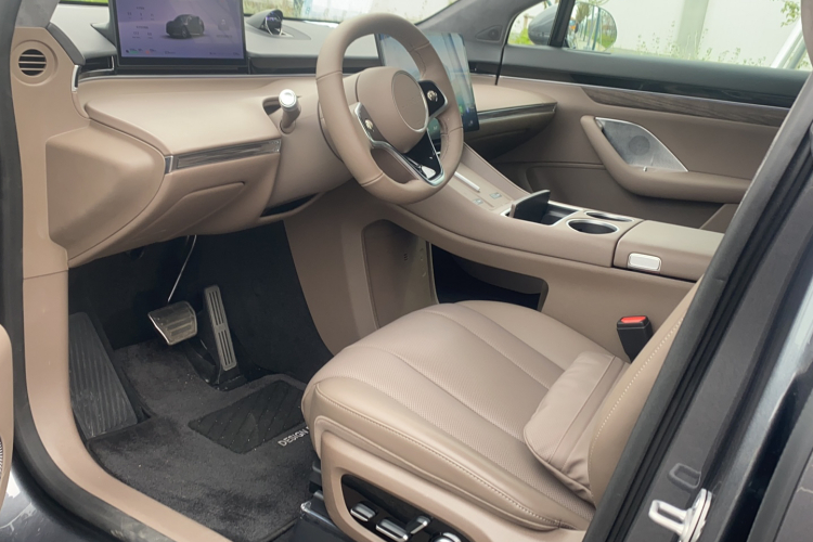 鸿蒙智行 智界R7 2025款 增程 251km Max中控内饰7001