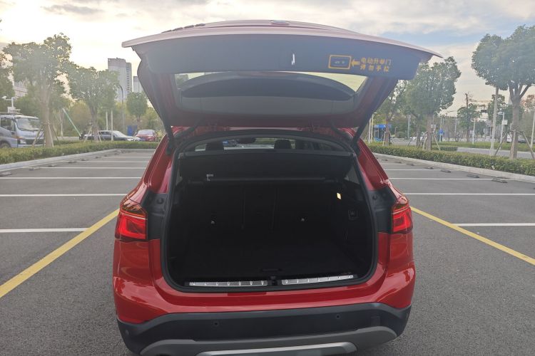 宝马X1 2016款 sDrive18Li 豪华型车身外观6009