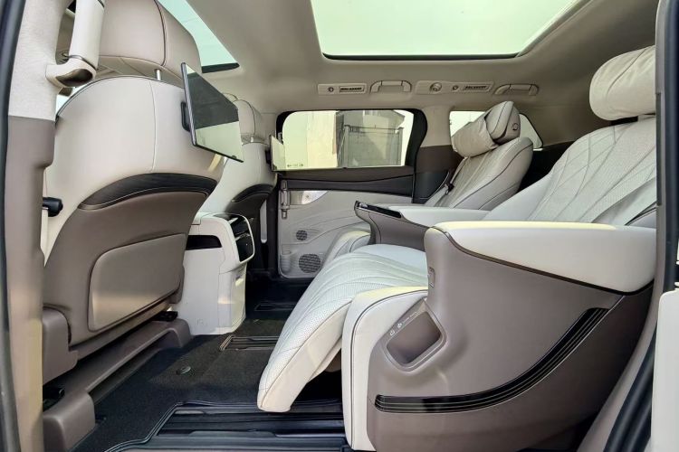 腾势D9 2022款 DM-i 970 四驱尊荣型中控内饰7002