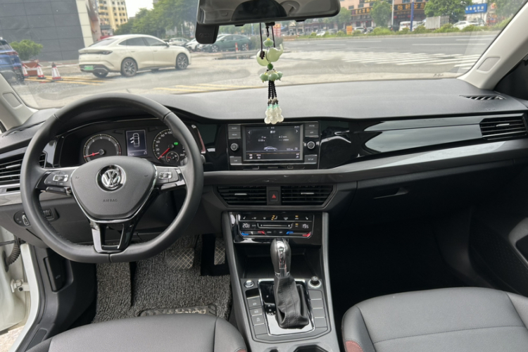 大众 宝来 2020款 1.5L 自动精英型车身外观6012