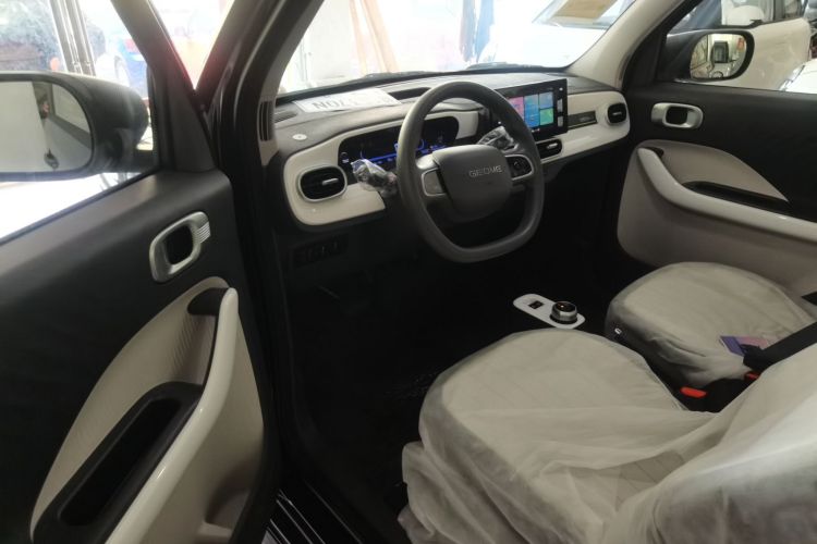 吉利汽车 2025款 210km 熊猫卡丁中控内饰7001