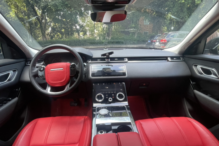 路虎 揽胜星脉 2019款 250PS中控内饰7004