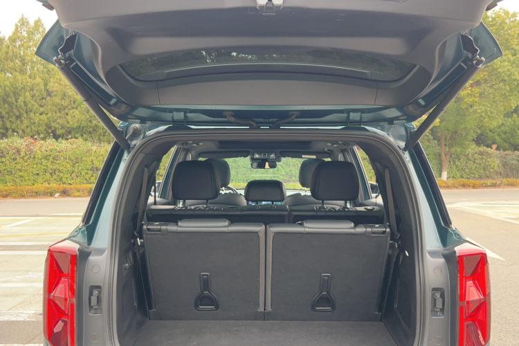 广汽传祺 传祺GS8 2022款 领航系列 2.0TGDI 两驱尊贵版（七座）局部细节23