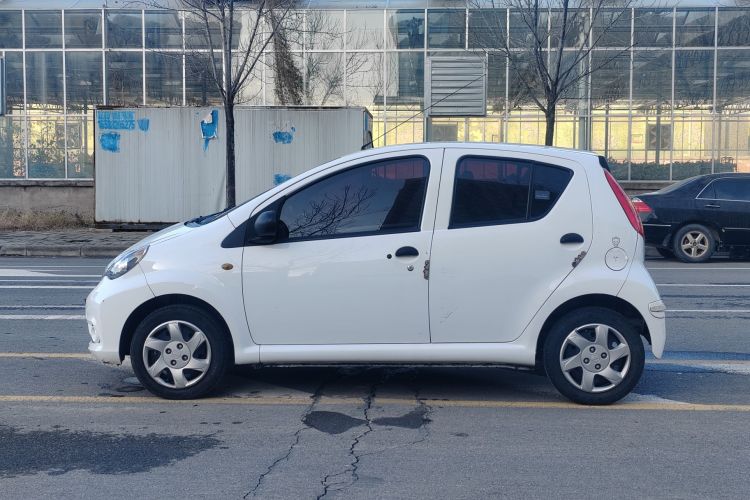 比亚迪F0 2015款 1.0L AMT 铉酷型车身外观6005