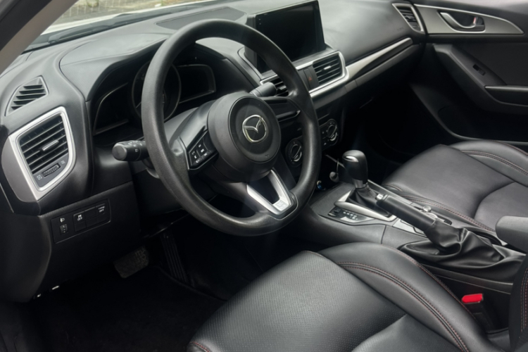 马自达3 昂克赛拉 2019款 云控版 三厢 1.5L 自动舒适型 国VI中控内饰7002