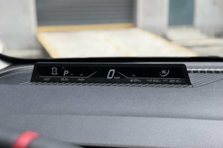 哪吒汽车 哪吒AYA 2023款 401 Lite中控内饰7002