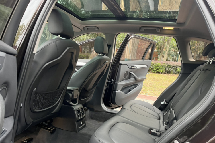 宝马X1 2016款 sDrive18Li 尊享型中控内饰7002