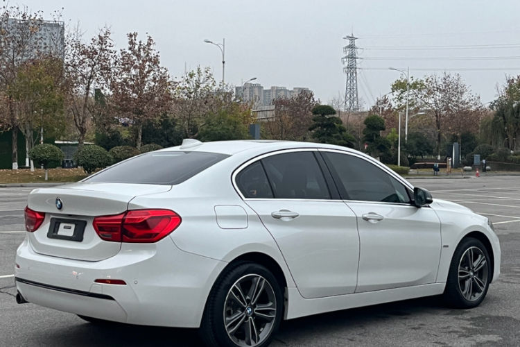 宝马1系 2017款 118i 运动型车身外观6002