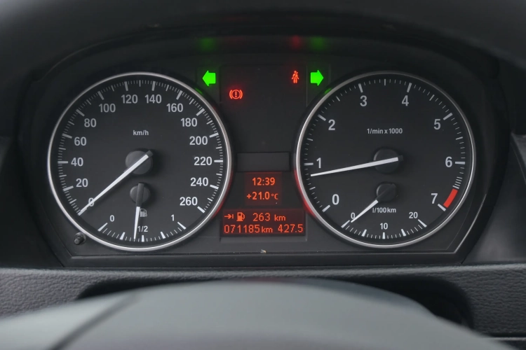 宝马X1 2013款 sDrive18i 手动型中控内饰15