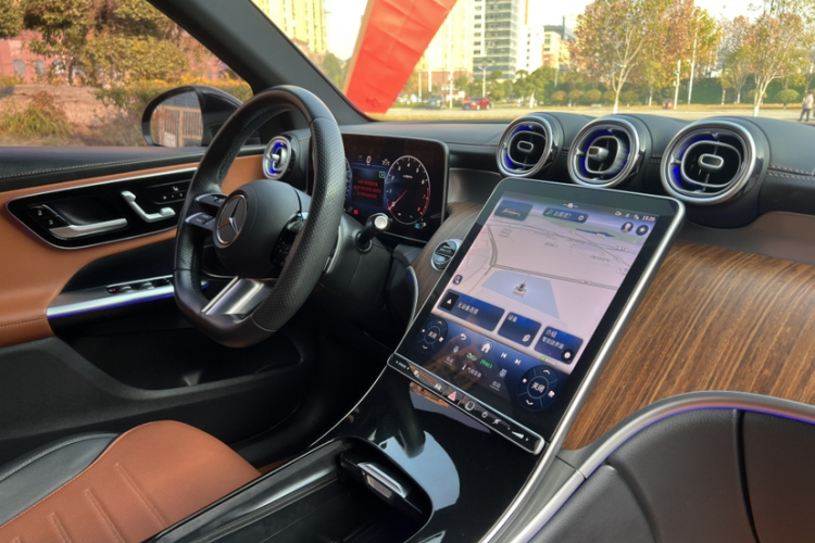 奔驰GLC 2024款 GLC 300 L 4MATIC 动感型 5座中控内饰7003