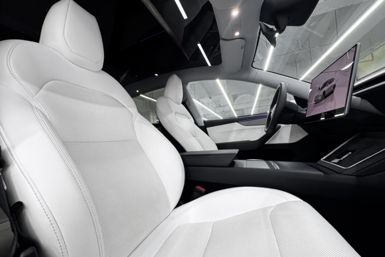 特斯拉 Model Y 2025款 后轮驱动版中控内饰7013