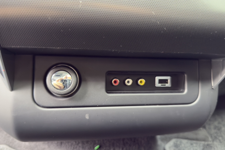 路虎 揽胜运动版 2016款 3.0 SC V6 HSE DYNAMIC中控内饰7010