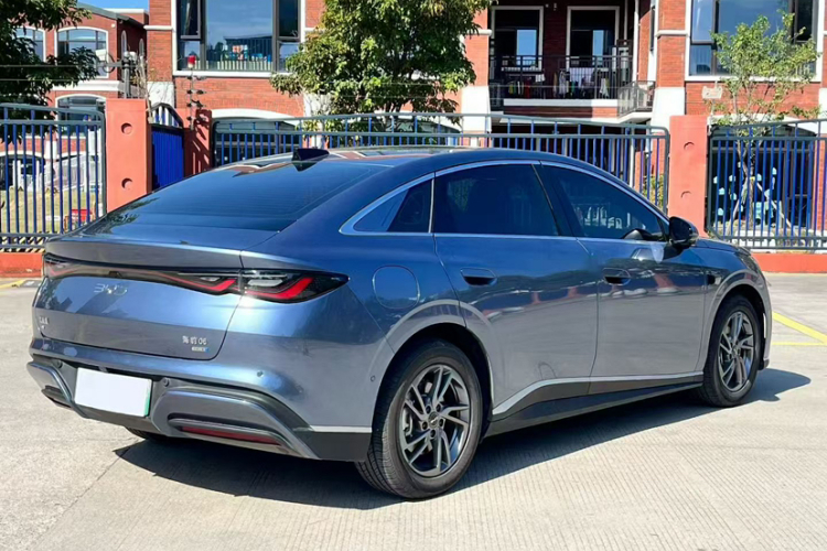 比亚迪 海豹06新能源 2025款 EV 470KM尊荣型车身外观6003
