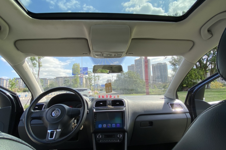 大众 Polo 2011款 1.6L 自动致酷版中控内饰7003