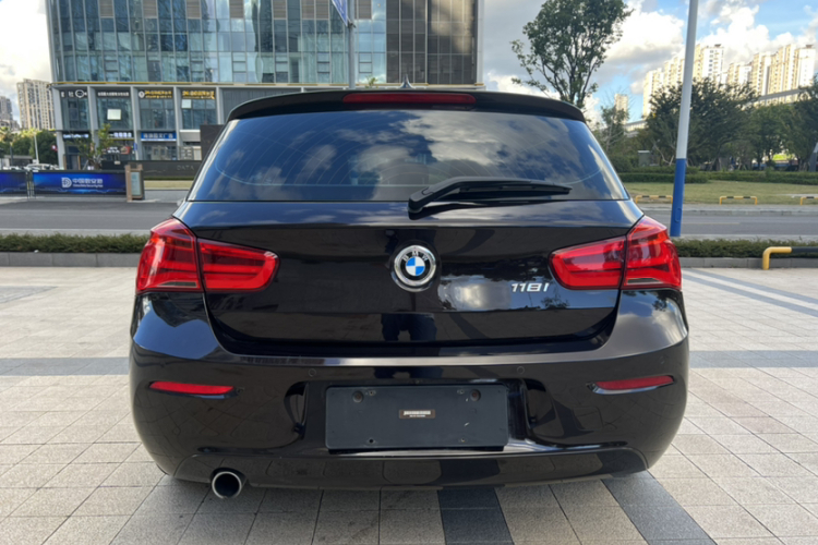 宝马1系(进口) 2016款 118i 领先型车身外观6001