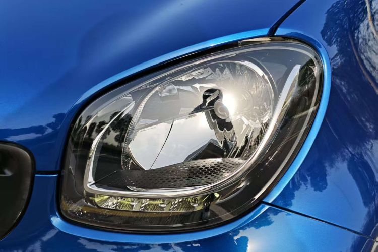 smart forfour 2018款 1.0L 52千瓦灵动版车身外观6009