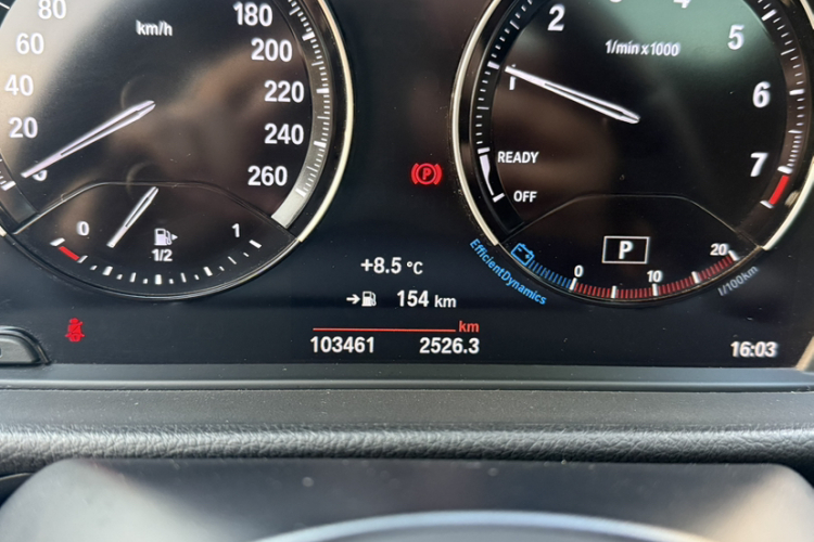 宝马1系 2019款 118i M运动套装中控内饰15